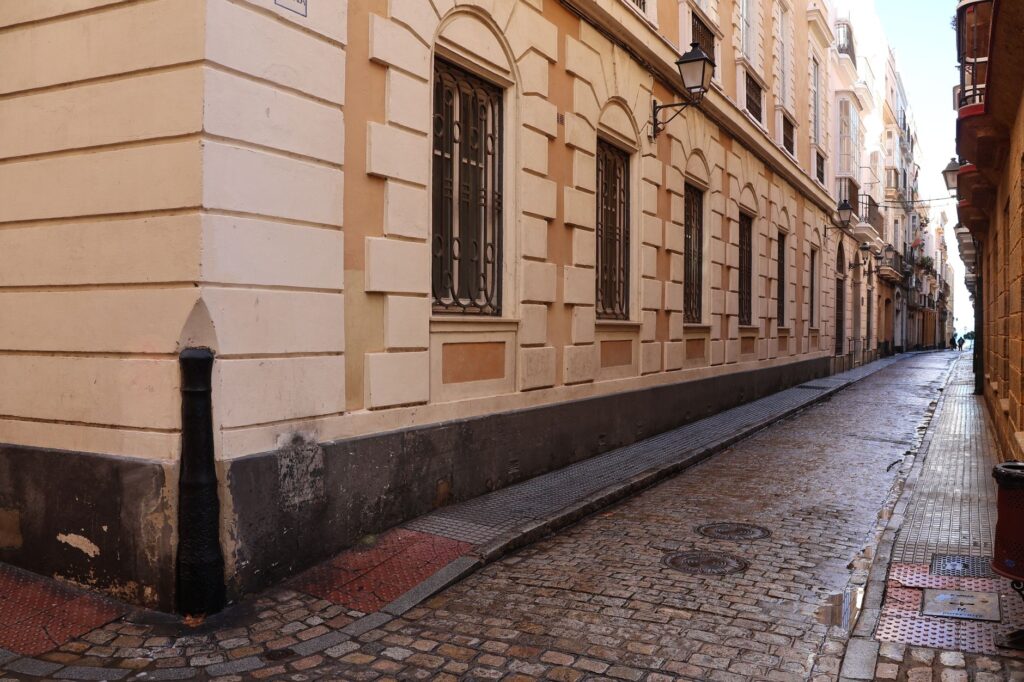 Precio Alquiler Piso 50m² en Cádiz: ¿Cuánto Cuesta?